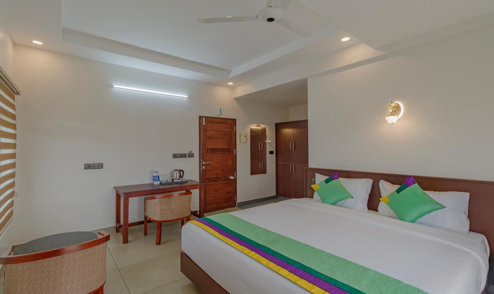 Kochi Treebo Amigos Residency Cochin Airport Hotel מראה חיצוני תמונה