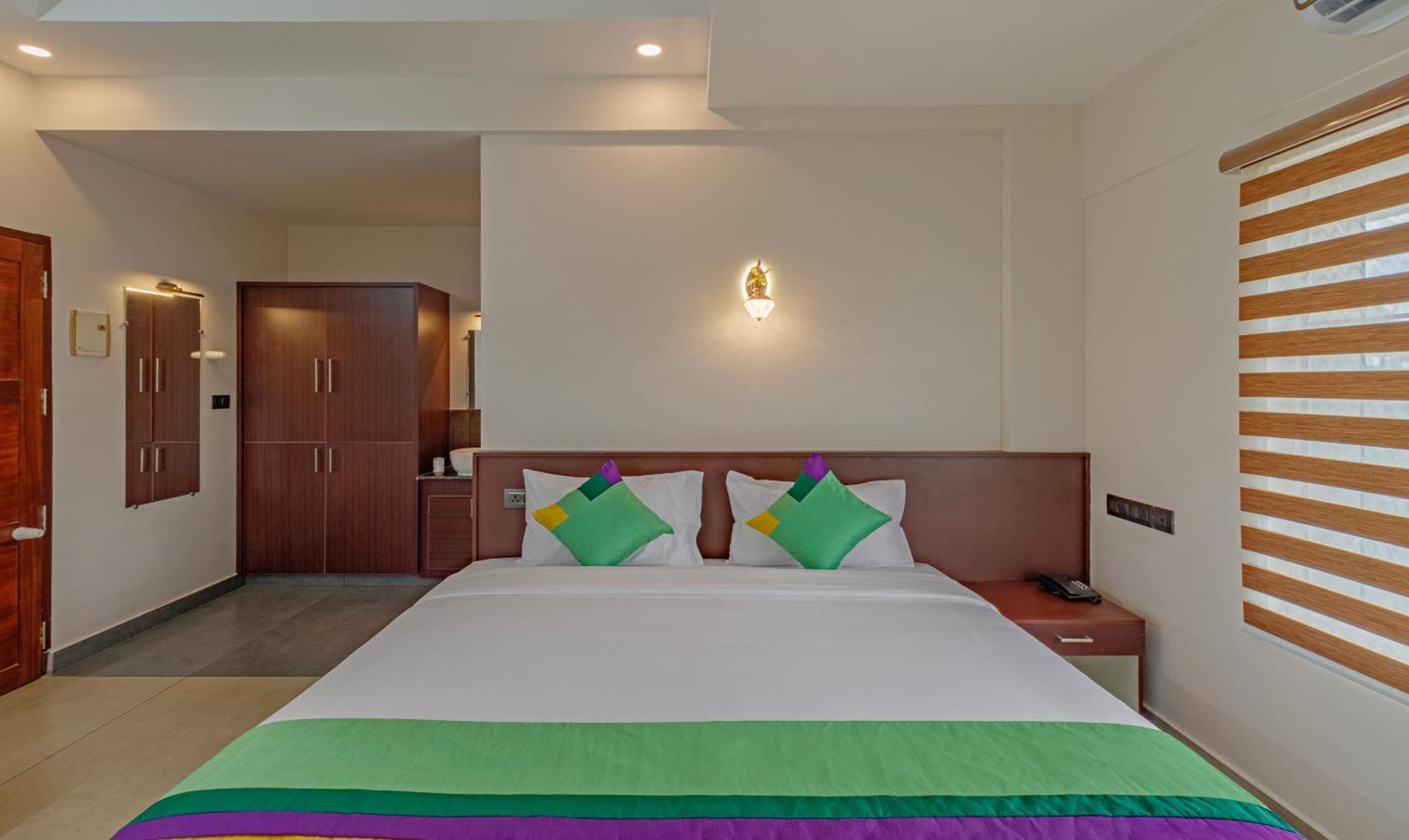 Kochi Treebo Amigos Residency Cochin Airport Hotel מראה חיצוני תמונה