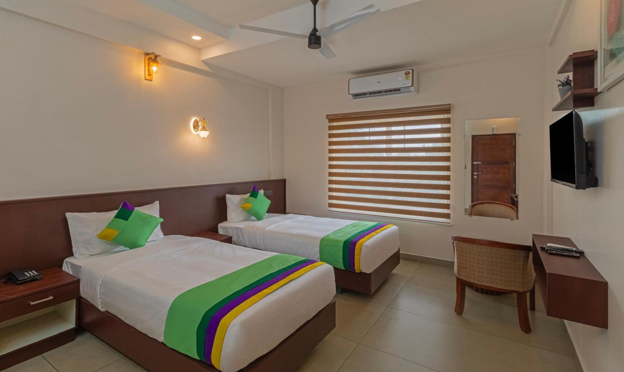 Kochi Treebo Amigos Residency Cochin Airport Hotel מראה חיצוני תמונה
