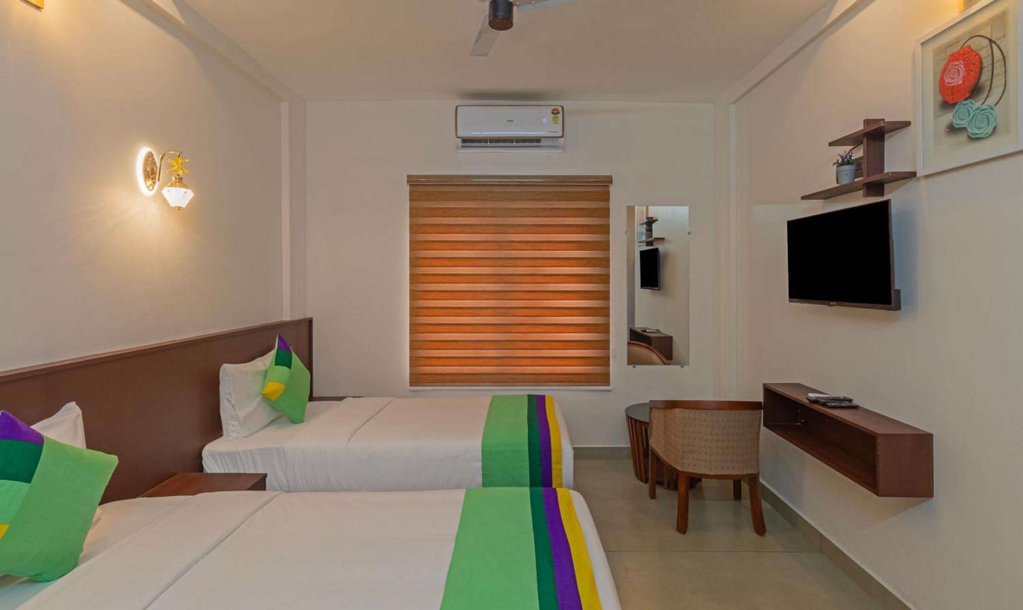 Kochi Treebo Amigos Residency Cochin Airport Hotel מראה חיצוני תמונה