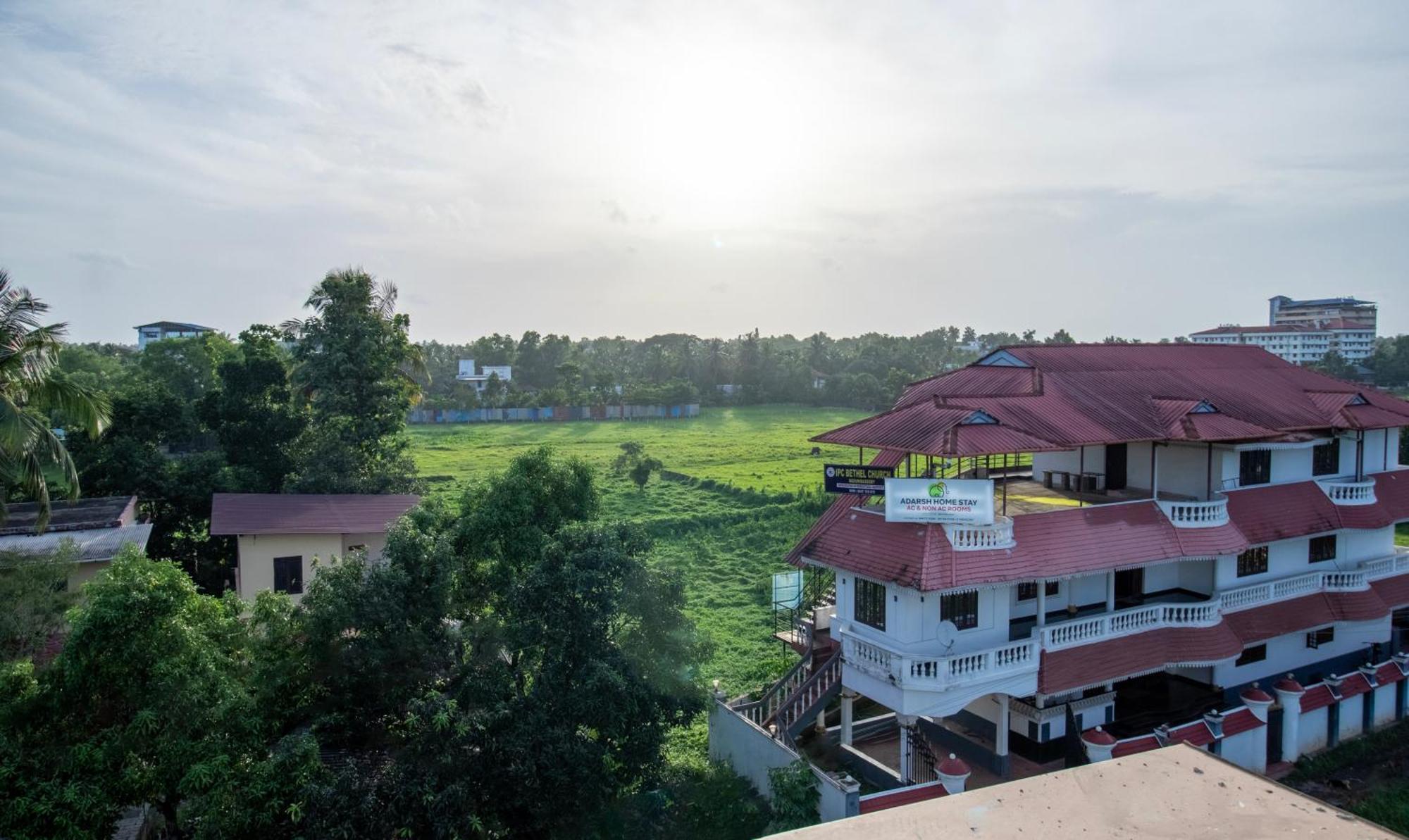Kochi Treebo Amigos Residency Cochin Airport Hotel מראה חיצוני תמונה
